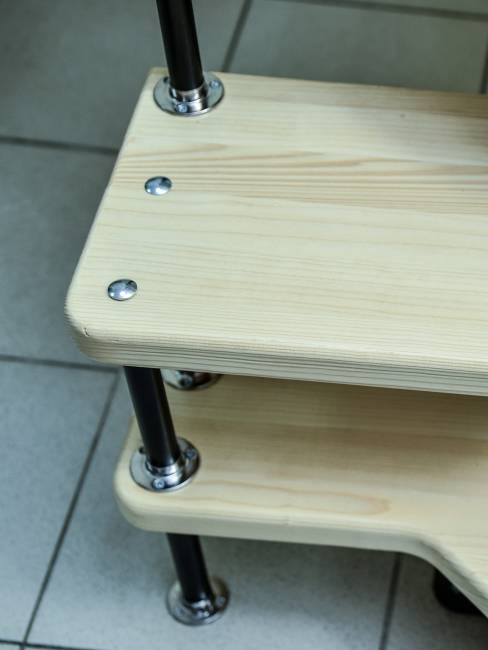 Лестница малогабаритная на монокосоуре «Гусиный шаг» 2400-2600 мм цвет серый