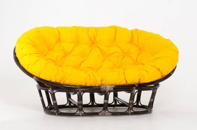 Кресло "MAMASAN" темный коньяк желтая подушка Кресло "MAMASAN" темный коньяк желтая подушка