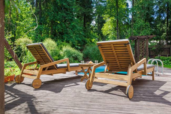 Комплект из 2-х шезлонгов PAOLO из акации и столика LUCIO Комплект из 2-х шезлонгов PAOLO из акации и столика LUCIO